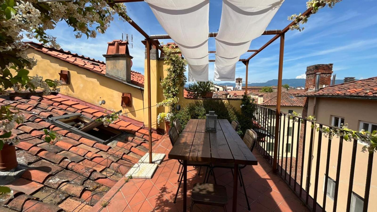 La Terrazza Di Sofia Appartement Lucca Buitenkant foto